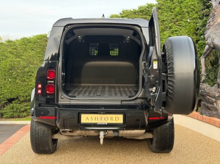2025 Land Rover Defender - thumbnail 6