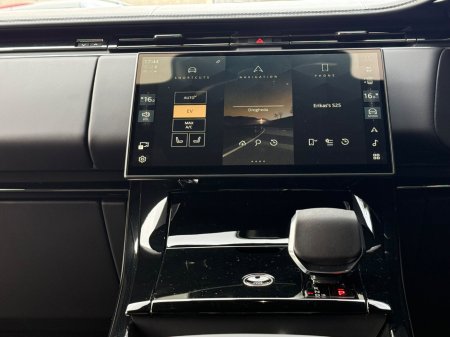 2025 Land Rover Range Rover Sport - thumbnail 16