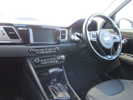 2019 Kia Niro 1.6 GDI 2 104BHP 5DR Auto €17,950 thumbnail