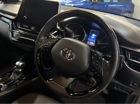 2023 Toyota C-HR HYBRID SOL 4DR AUTO €24,499 thumbnail