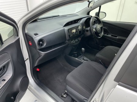 2019 Toyota Yaris - thumbnail 19