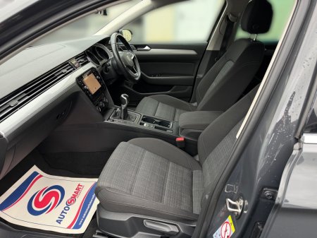 2021 Volkswagen Passat SE NAV 2.0 TDI 150 BHP **NEW MODEL**ONE UK OWNER**XENON HEADLIGHTS**SAT NAV**MINT**FSH** €21,450 thumbnail