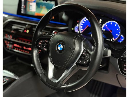 2017 BMW 5 Series - thumbnail 38