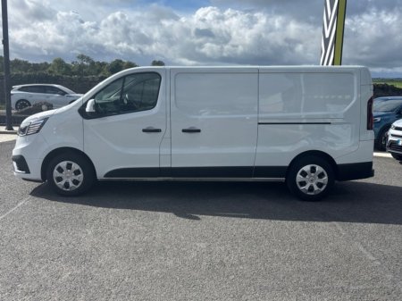 2023 Renault Trafic RED VAN FWD 130 3T1 E6 ex vat price displayed €21,550 thumbnail
