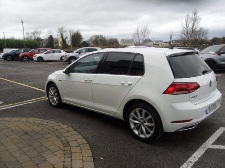 2019 Volkswagen Golf - view 4
