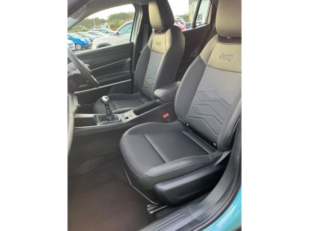 2025 Jeep Avenger 1.2 PETROL 100HP MT Altitude thumbnail