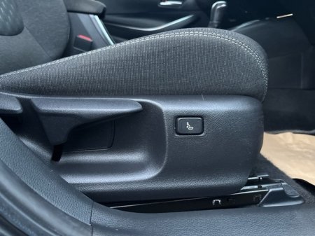 2024 Toyota Corolla LUNA SPORT SALOON 4DR €32,750 thumbnail