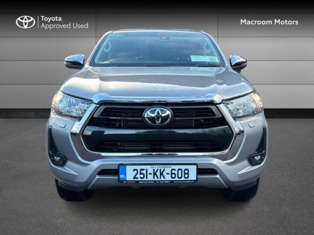 2025 Toyota Hilux HILUX 2.8 SR5 DOUBLE CAB €48,000 thumbnail