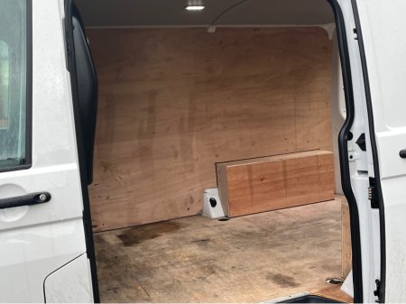2024 Volkswagen Transporter T28 STARTLINE TDI P/V €25,950 thumbnail