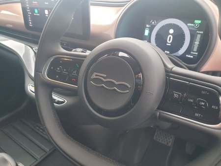 2025 Fiat 500 Icon 42kWh (320Kms WLTP Range) €19,950 thumbnail