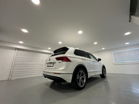 2018 Volkswagen Tiguan - thumbnail 17