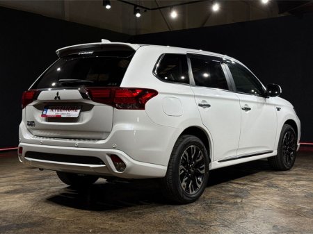2018 Mitsubishi Outlander PHEV PLUG IN HYBRID SUV - BLACK HALF LEATHER - FACTORY ALLOYS €20,950