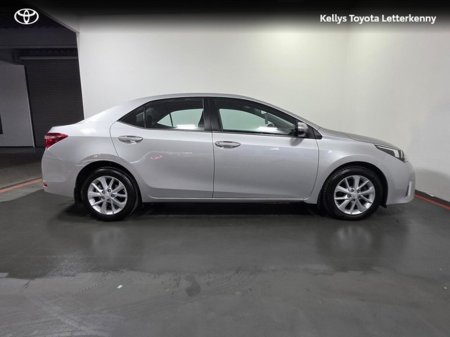 2015 Toyota Corolla - thumbnail 3