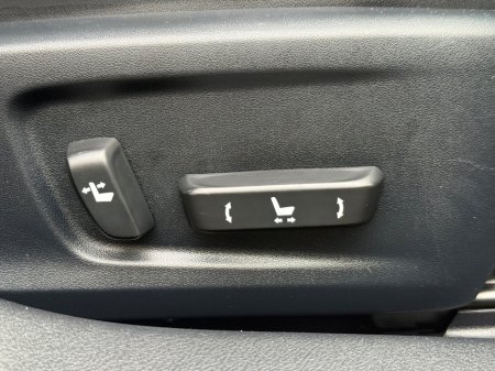 2015 Lexus IS 300 h - thumbnail 12