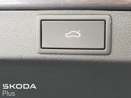 2024 Skoda Octavia Combi Selection Box 1.5TSI 115bhp DSG MHEV €35,950 thumbnail