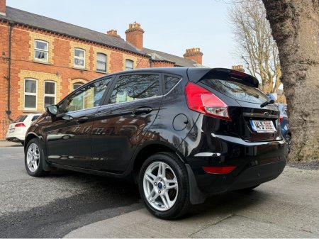 2014 Ford Fiesta - thumbnail 9