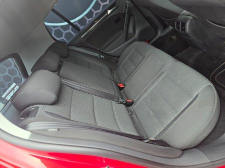 2011 Volkswagen Golf - thumbnail 17