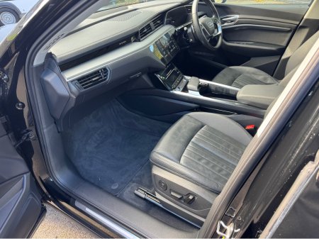 2022 Audi e-tron 55 TECHNIK QUATTRO 300kw  95kWh//LOW MILEAGE//AUDI HISTORY//LOVELY CONDITION//SIMI AND AA DEALER €32,950 thumbnail