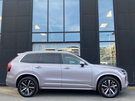 2025 Volvo XC90 - thumbnail 4