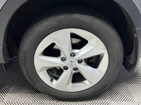 2018 Nissan Qashqai - thumbnail 2