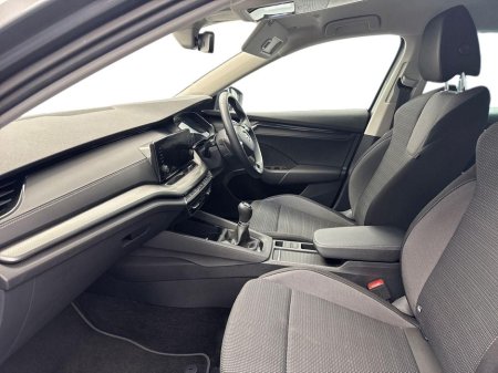 2023 Skoda Octavia - thumbnail 2