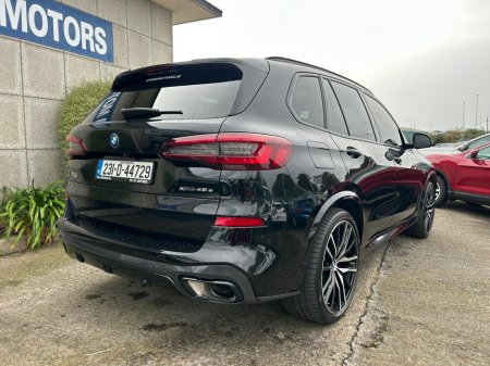2023 BMW X5 XDRIVE 45E M-SPORT PHEV 3.0 PETROL //HIGH SPEC//MERINO LEATHER//HARMAN KARDON SOUND SYSTEM//HEAD UP DISPLAY//HEATED STEERING WHEEL// €73,950