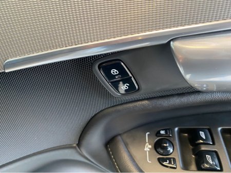 2023 Volvo XC90 2.0 T8 CORE 455BHP 5DR 7S €54,950 thumbnail