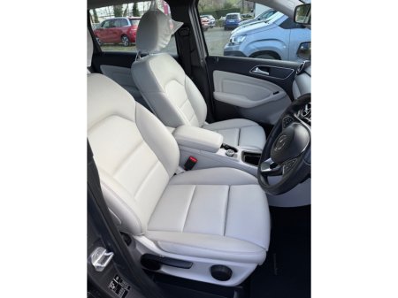 2018 Mercedes-Benz B Class 160 D STYLE 5DR AUTO €17,000 thumbnail