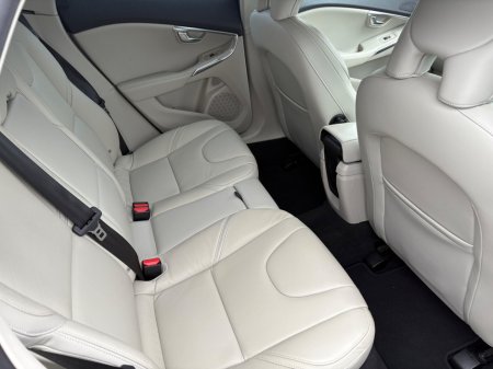 2017 Volvo V40 - thumbnail 22