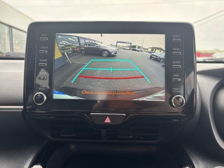 2024 Toyota Yaris Cross LUNA HYBRID 4DR AUTO €28,750 thumbnail