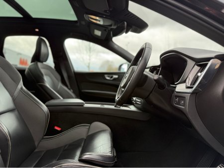 2021 Volvo XC60 - thumbnail 12