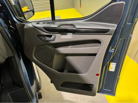 2020 Ford Transit Custom CUSTOM 300 LIMITED EDITION EBLUE TD LWB 5DR €13,950 thumbnail