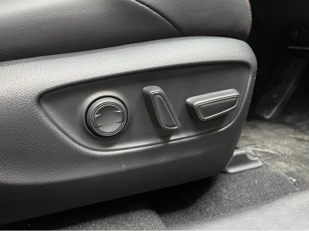 2025 Toyota Rav4 - thumbnail 12