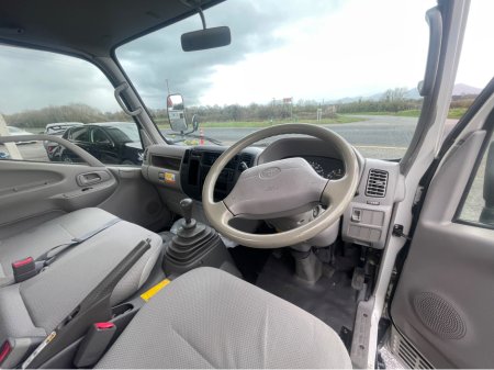 2013 Toyota DYNA - thumbnail 10