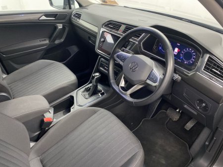 2024 Volkswagen Tiguan - thumbnail 6