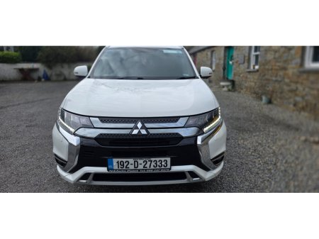 2019 Mitsubishi Outlander - thumbnail 3