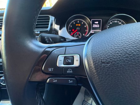 2014 Volkswagen Golf - thumbnail 24