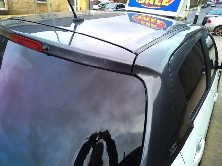 2019 Toyota Yaris - thumbnail 11