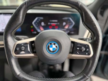 2022 BMW iX - thumbnail 17