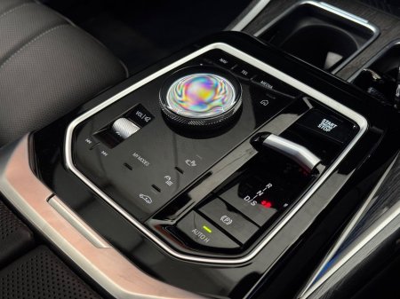 2025 BMW 7 Series - thumbnail 17