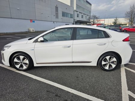 2018 Hyundai Ioniq FULL E V, 200 KM RANGE, FULL DEALER HISTORY, NEW NCT, FINANCE, WARRANTY, 5 STAR REVIEWS €9,995 thumbnail