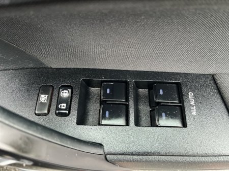 2018 Toyota Corolla - thumbnail 11