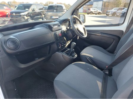 2012 Peugeot Bipper - thumbnail 11