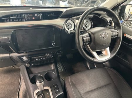 2024 Toyota Hilux - thumbnail 8