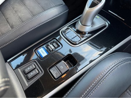 2020 Mitsubishi Outlander 4X4 Plug-in Hybrid - High Spec - Like New €24,750 thumbnail