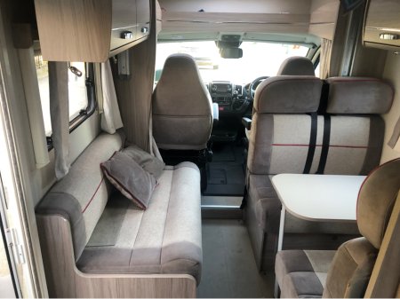 2021 Peugeot Boxer - view 2