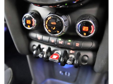 2016 MINI Hatch 1.5 AUTO 5DR *1 YEARS WARRANTY* €14,990 thumbnail