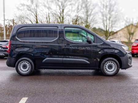 2026 Peugeot Partner 2026 - PRE REG OFFER - PARTNER PRO PLUS1.5 HDI 100 65 €22,750 thumbnail