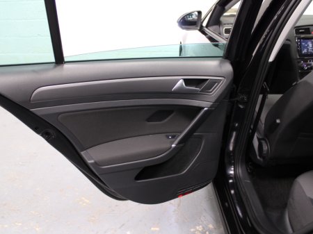 2017 Volkswagen Golf 1.2 TSI COMFORTLINE €16,450 thumbnail