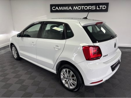 2016 Volkswagen Polo - view 2